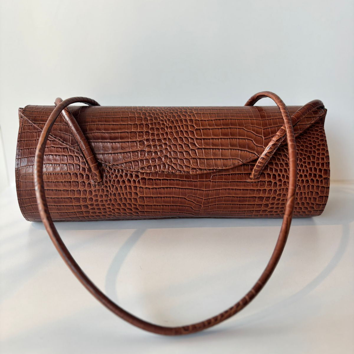 Cartera Orquidea Café Croc