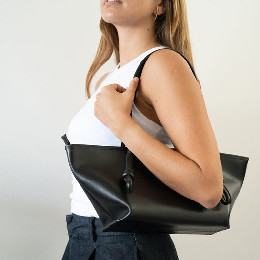 Cartera Magnolia negra