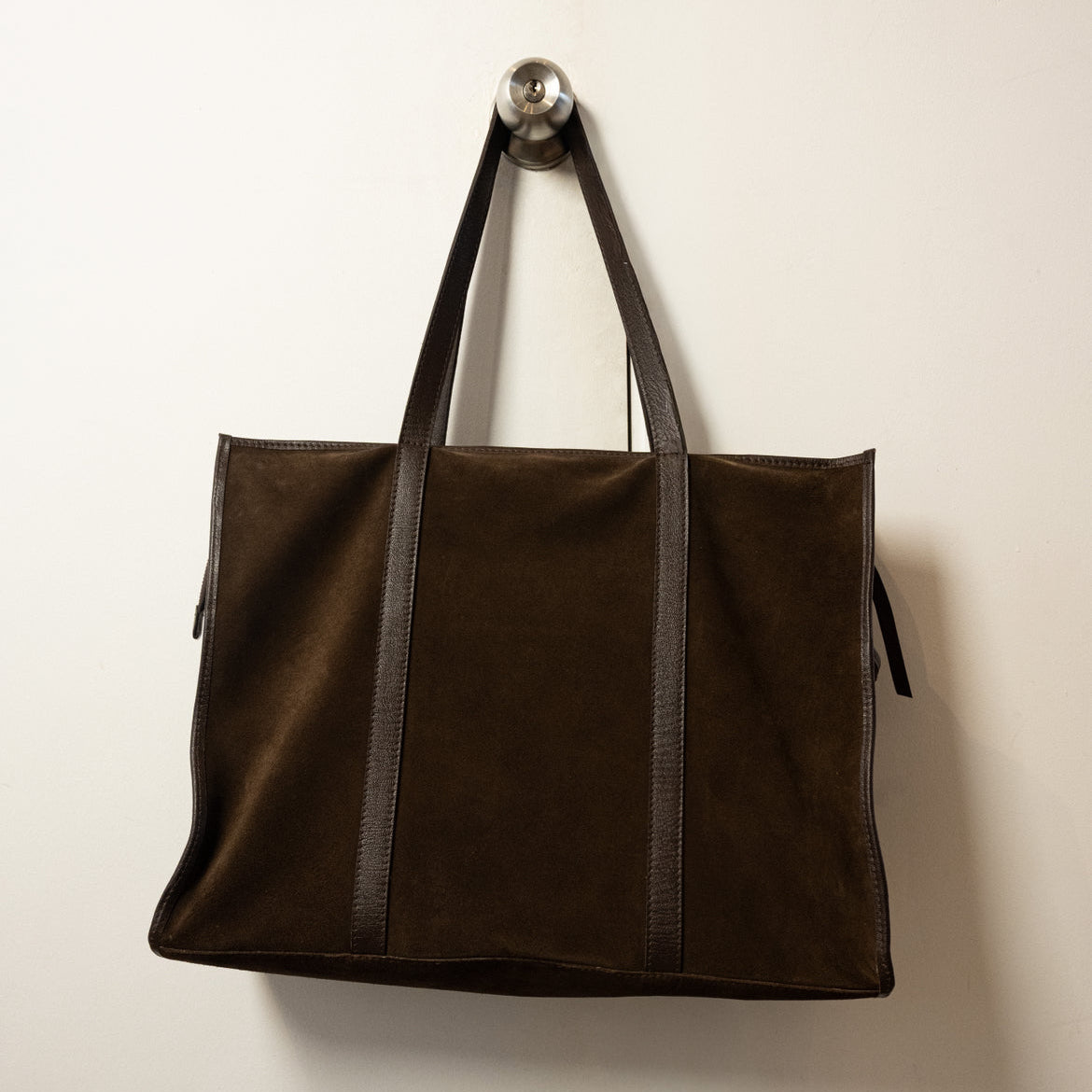 Cartera Lirio Gamuza Café