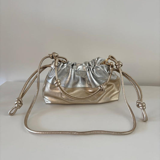 Cartera Petit Hortensia Bi-Color Dorado y Plata